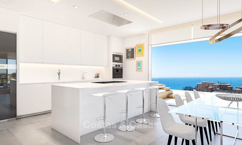 Modernos apartamentos reformados en venta, a poca distancia de la playa y de los servicios, Fuengirola - Costa del Sol 8008