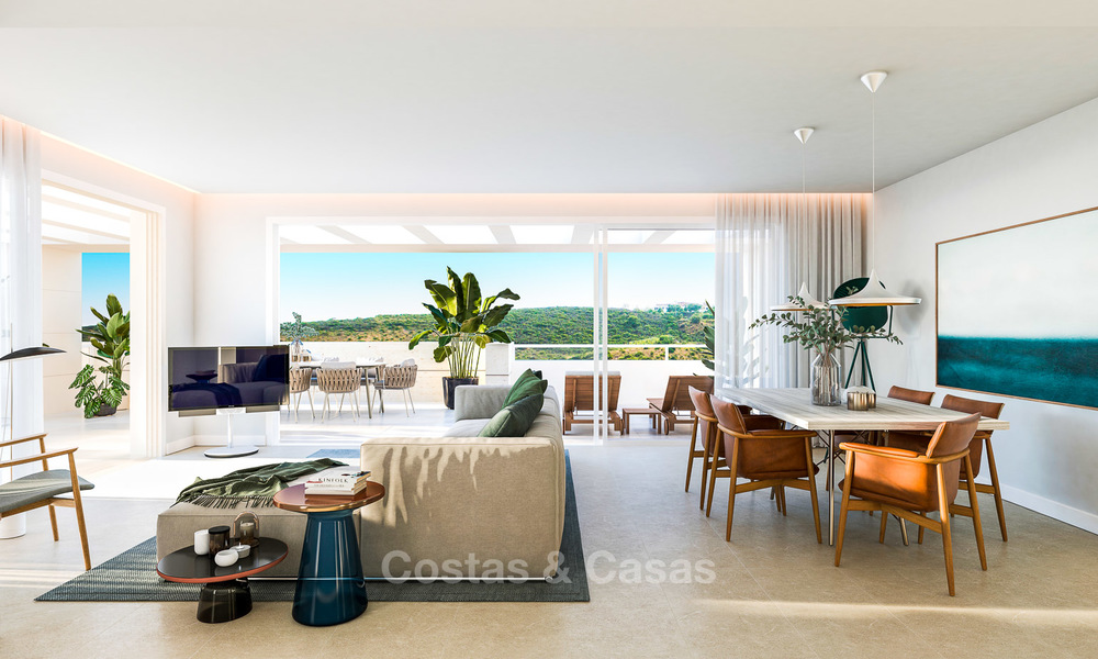 Deliciosos y modernos apartamentos en primera línea de golf en venta en un exclusivo complejo nuevo, Casares, Costa del Sol. 8031