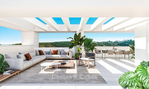 Deliciosos y modernos apartamentos en primera línea de golf en venta en un exclusivo complejo nuevo, Casares, Costa del Sol. 8036