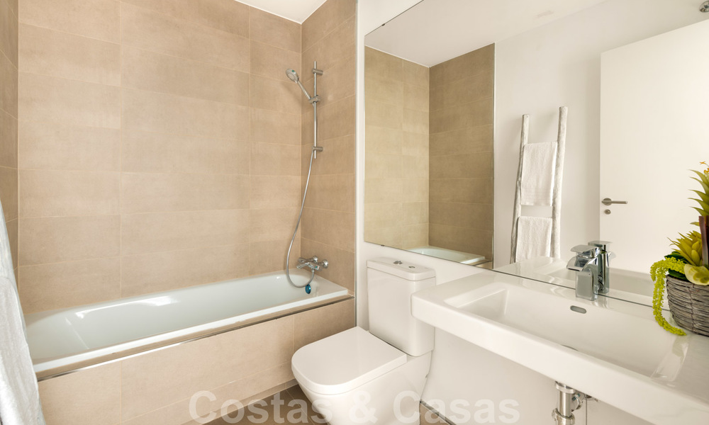 Elegantes apartamentos nuevos y modernos con vistas al mar en venta, Manilva, Costa del Sol 23752