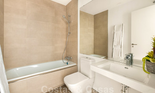 Elegantes apartamentos nuevos y modernos con vistas al mar en venta, Manilva, Costa del Sol 23752 