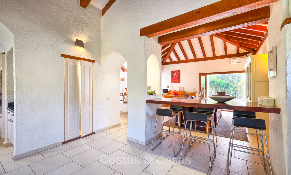 Amplia villa de estilo rústico en un entorno natural único a la venta, Casares, Costa del Sol 8072