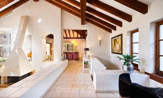 Amplia villa de estilo rústico en un entorno natural único a la venta, Casares, Costa del Sol 8081 