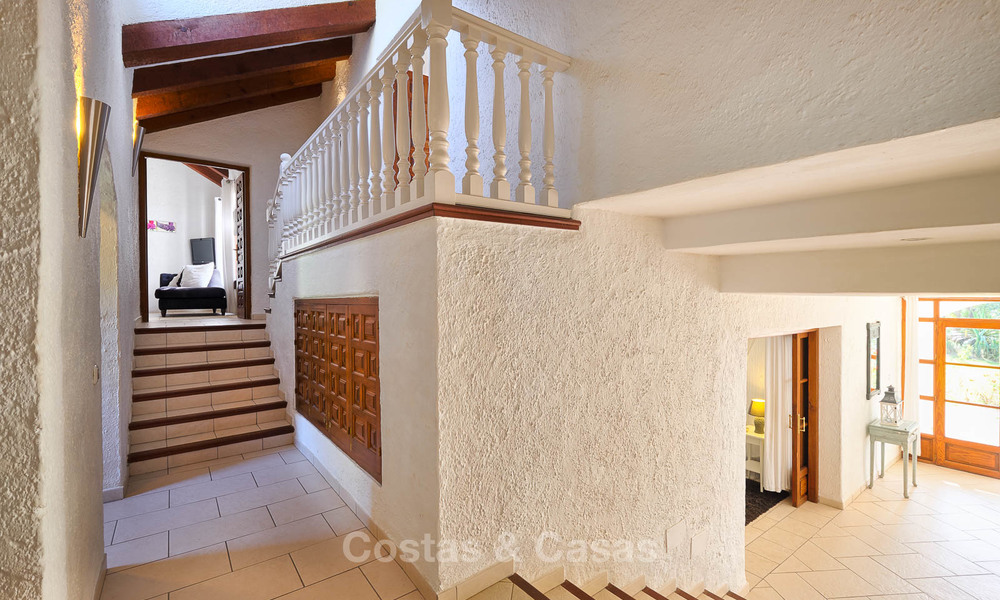 Amplia villa de estilo rústico en un entorno natural único a la venta, Casares, Costa del Sol 8102