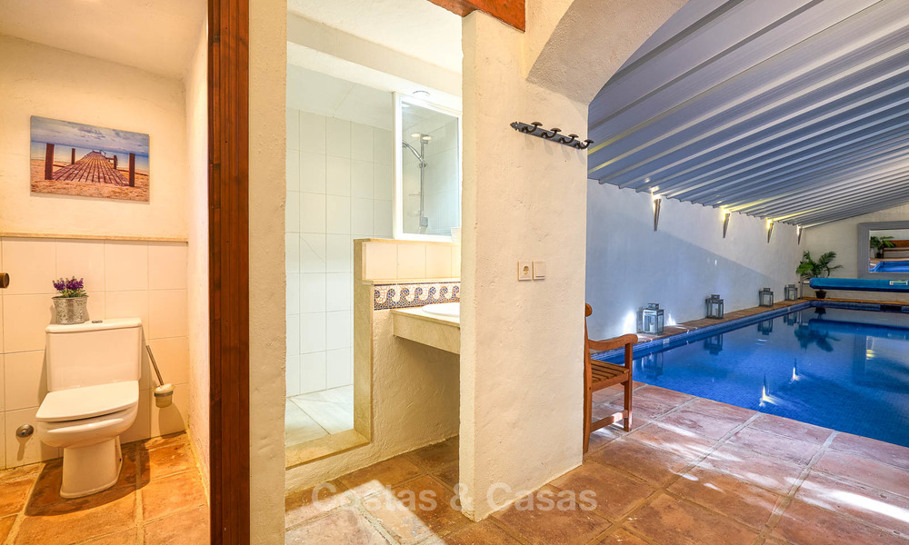 Amplia villa de estilo rústico en un entorno natural único a la venta, Casares, Costa del Sol 8112