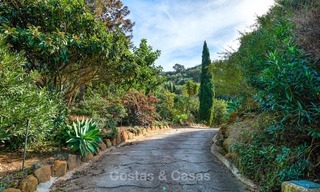 Amplia villa de estilo rústico en un entorno natural único a la venta, Casares, Costa del Sol 8115 