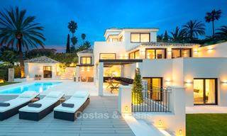 Fantástica villa de lujo reformada con vistas al mar en venta, cerca del Valle del Golf, Nueva Andalucía - Marbella 8223 