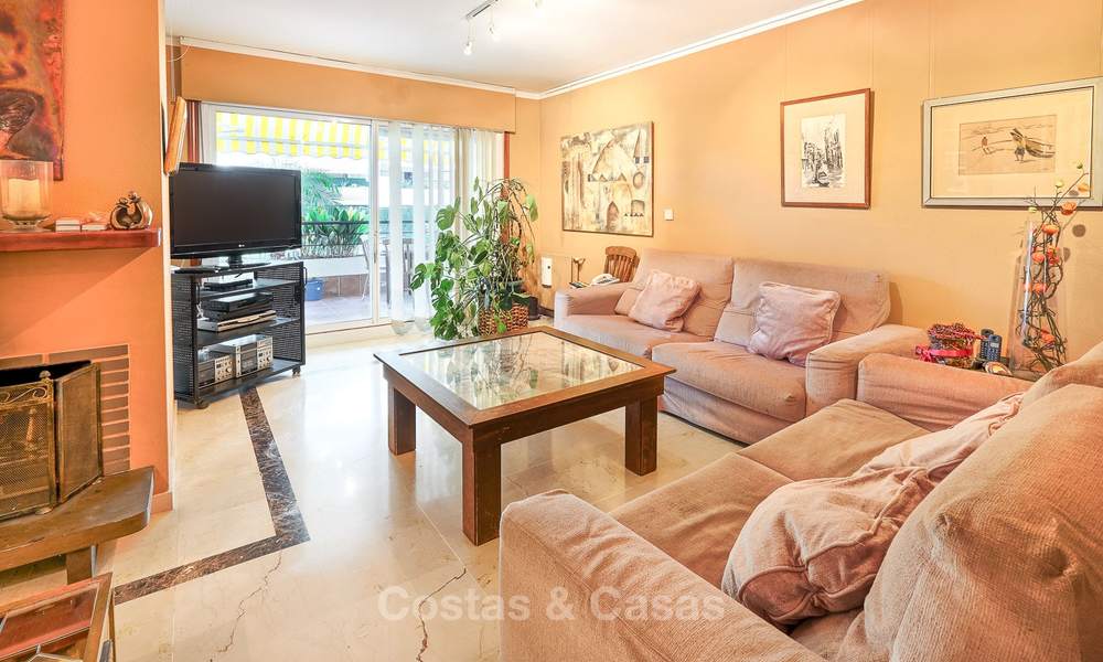 Amplio apartamento en primera línea de golf a la venta, a corta distancia de todas las amenidades y de San Pedro, Marbella 8427