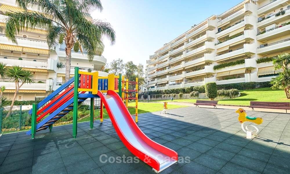 Amplio apartamento en primera línea de golf a la venta, a corta distancia de todas las amenidades y de San Pedro, Marbella 8461
