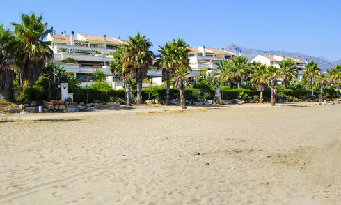 Apartamentos de lujo frente a la playa en venta en la Milla de Oro, Marbella, a poca distancia de Puerto Banús 22350