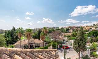 Lista para entrar a vivir! Villa de estilo andaluz completamente reformada en venta, Valle del Golf - Nueva Andalucía - Marbella 8366 