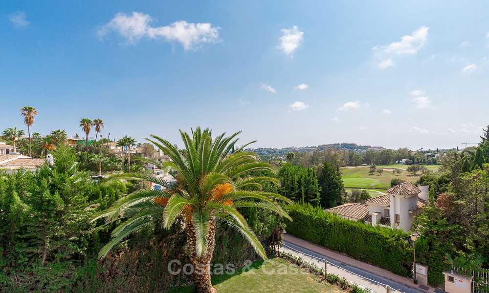 Lista para entrar a vivir! Villa de estilo andaluz completamente reformada en venta, Valle del Golf - Nueva Andalucía - Marbella 8368