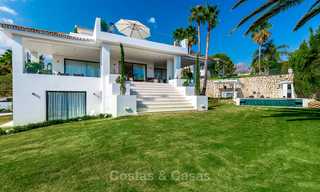Lista para entrar a vivir! Villa de estilo andaluz completamente reformada en venta, Valle del Golf - Nueva Andalucía - Marbella 8399 
