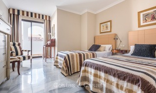 Oportunidad de adquirir un amplio apartamento de lujo frente al mar en el puerto deportivo de Puerto Banús - Marbella 8486 