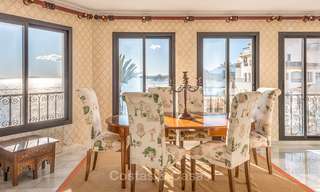 Oportunidad de adquirir un amplio apartamento de lujo frente al mar en el puerto deportivo de Puerto Banús - Marbella 8491 