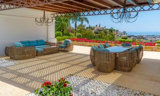 Suntuosa villa de lujo de estilo tradicional con magníficas vistas al mar en venta, Benahavis - Marbella. 37144 