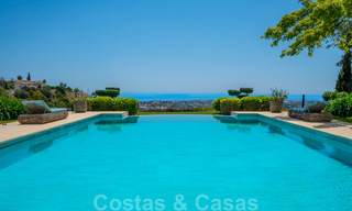 Suntuosa villa de lujo de estilo tradicional con magníficas vistas al mar en venta, Benahavis - Marbella. 37151 