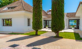 Suntuosa villa de lujo de estilo tradicional con magníficas vistas al mar en venta, Benahavis - Marbella. 37153 