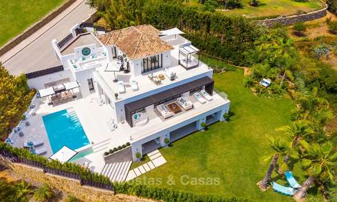 Amplio chalet de lujo en venta con vistas al mar y al golf, Nueva Andalucía, Marbella 8566