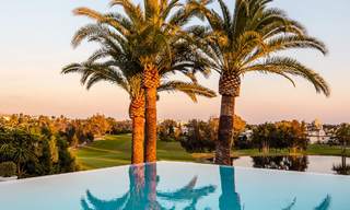 Espectacular villa de lujo totalmente reformada con vistas al mar en venta, primera línea de golf, Nueva Andalucía, Marbella 8629 