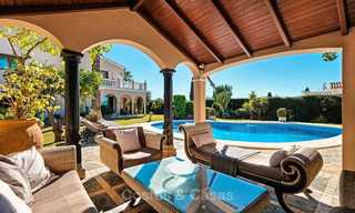 Acogedora villa de estilo tradicional con vistas al mar en venta, lista para ser habitada - Elviria, Este de Marbella 8811 