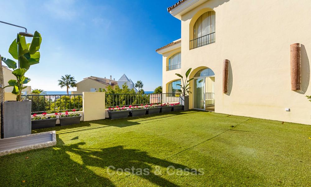 Amplio apartamento en la playa con vistas al mar en venta, en una prestigiosa urbanización, Este de Marbella 9139