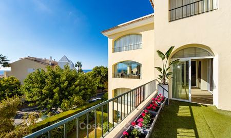 Amplio apartamento en la playa con vistas al mar en venta, en una prestigiosa urbanización, Este de Marbella 9140