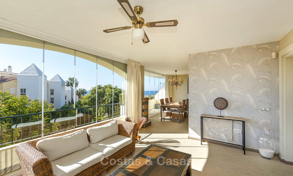 Amplio apartamento en la playa con vistas al mar en venta, en una prestigiosa urbanización, Este de Marbella 9143
