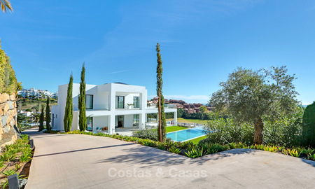 Una oportunidad excepcional. Impresionante villa de lujo contemporánea con impresionantes vistas al mar en venta, buscada ubicación, lista para mudarse - Benahavis , Marbella 9311