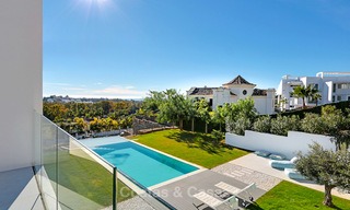 Una oportunidad excepcional. Impresionante villa de lujo contemporánea con impresionantes vistas al mar en venta, buscada ubicación, lista para mudarse - Benahavis , Marbella 9312 
