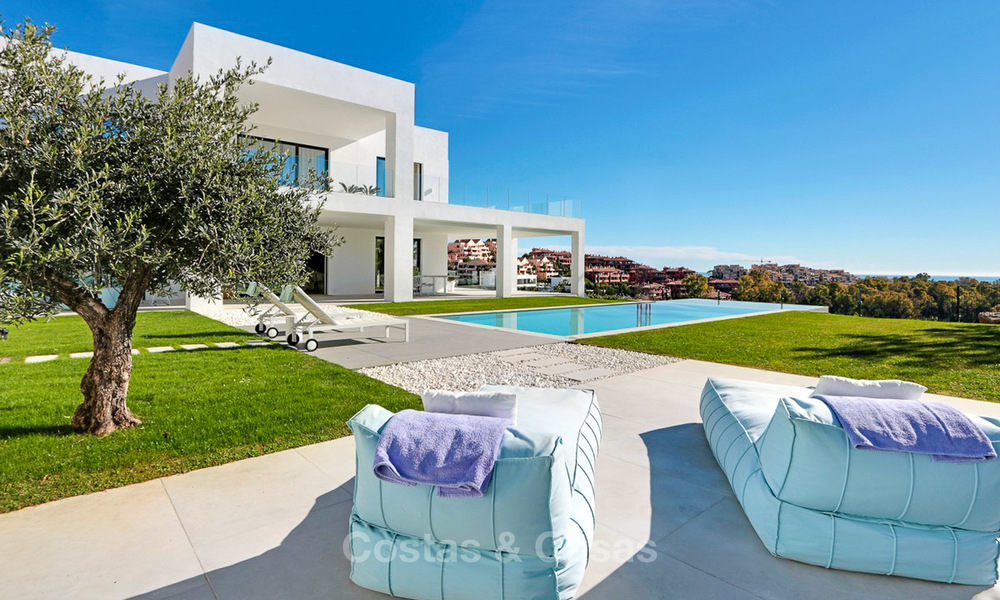 Una oportunidad excepcional. Impresionante villa de lujo contemporánea con impresionantes vistas al mar en venta, buscada ubicación, lista para mudarse - Benahavis , Marbella 9314