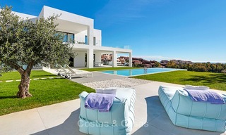 Una oportunidad excepcional. Impresionante villa de lujo contemporánea con impresionantes vistas al mar en venta, buscada ubicación, lista para mudarse - Benahavis , Marbella 9314 