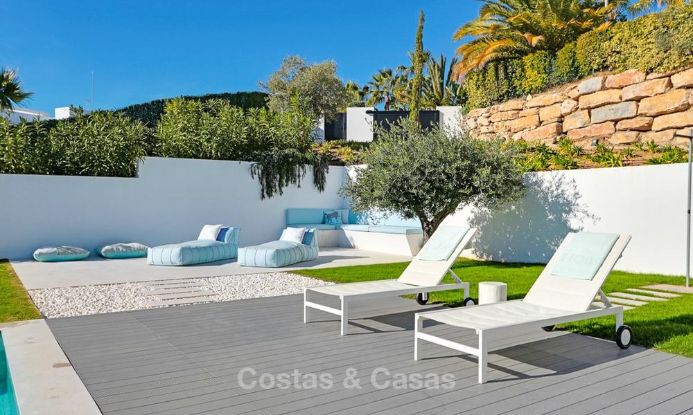 Una oportunidad excepcional. Impresionante villa de lujo contemporánea con impresionantes vistas al mar en venta, buscada ubicación, lista para mudarse - Benahavis , Marbella 9315