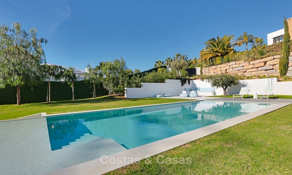 Una oportunidad excepcional. Impresionante villa de lujo contemporánea con impresionantes vistas al mar en venta, buscada ubicación, lista para mudarse - Benahavis , Marbella 9343