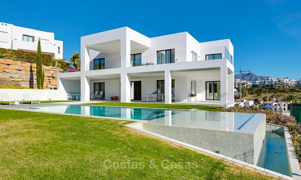 Una oportunidad excepcional. Impresionante villa de lujo contemporánea con impresionantes vistas al mar en venta, buscada ubicación, lista para mudarse - Benahavis , Marbella 9345