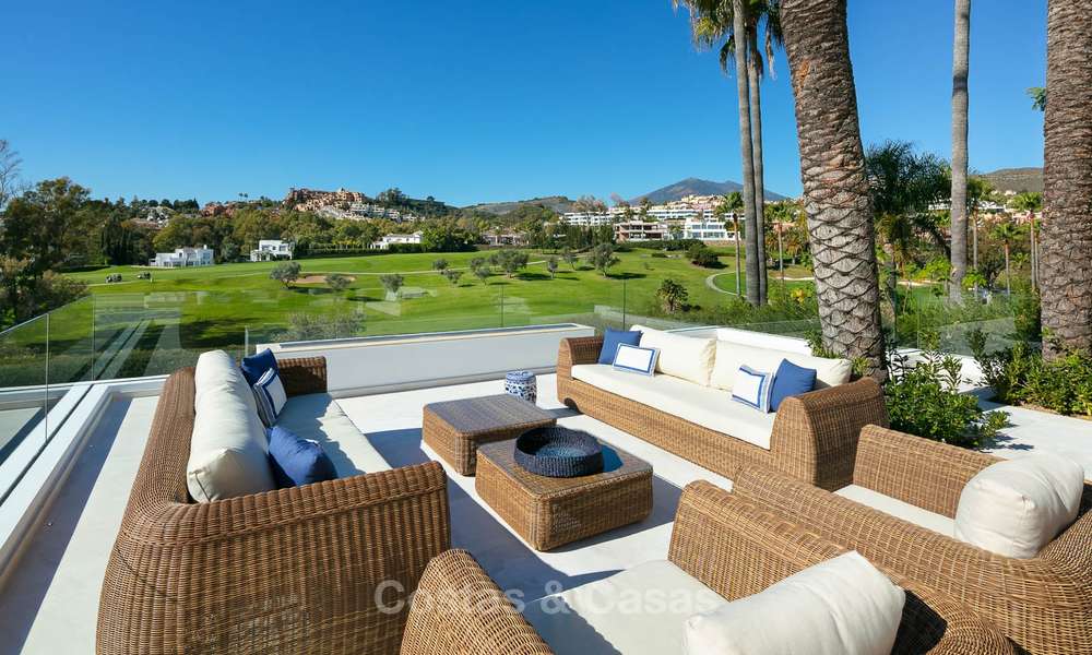 Prestigiosa villa de lujo reformada en venta, primera línea de golf, Nueva Andalucía, Marbella 9433