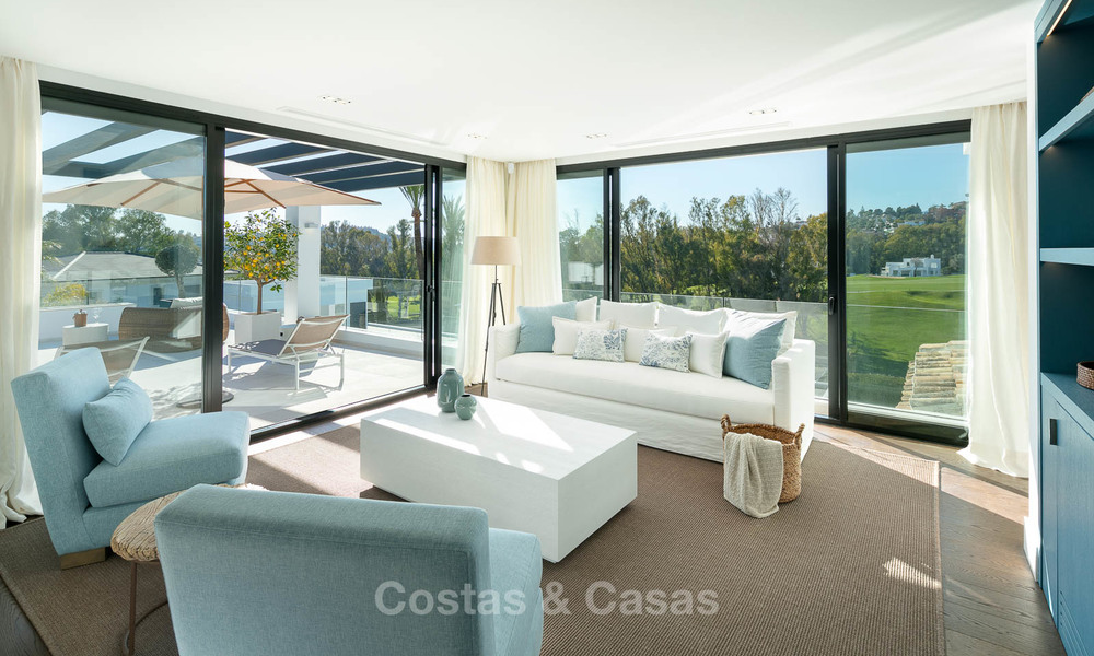 Prestigiosa villa de lujo reformada en venta, primera línea de golf, Nueva Andalucía, Marbella 9438