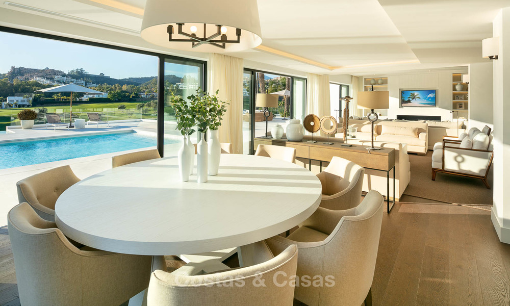 Prestigiosa villa de lujo reformada en venta, primera línea de golf, Nueva Andalucía, Marbella 9446