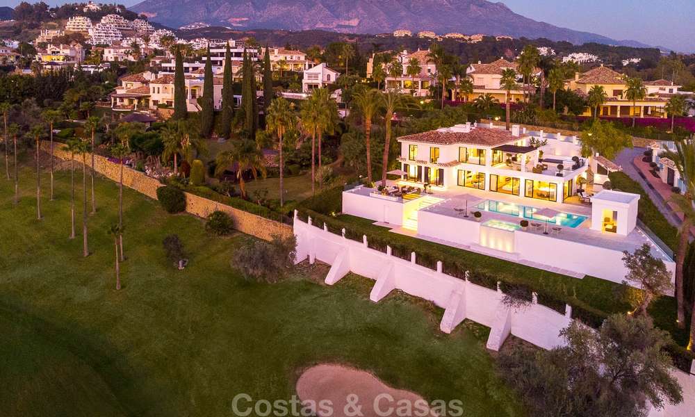 Prestigiosa villa de lujo reformada en venta, primera línea de golf, Nueva Andalucía, Marbella 9447