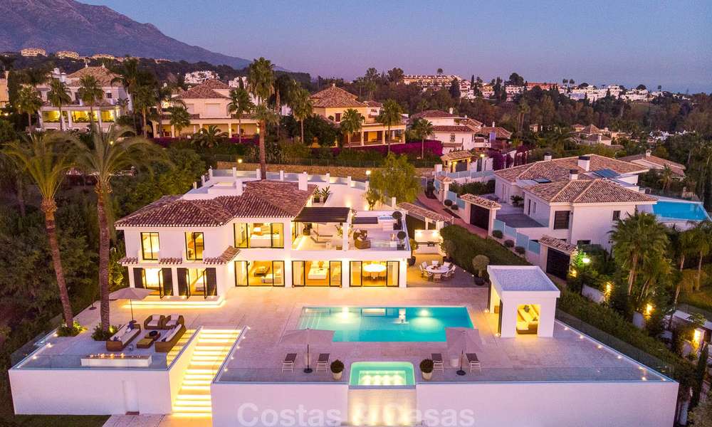 Prestigiosa villa de lujo reformada en venta, primera línea de golf, Nueva Andalucía, Marbella 9448
