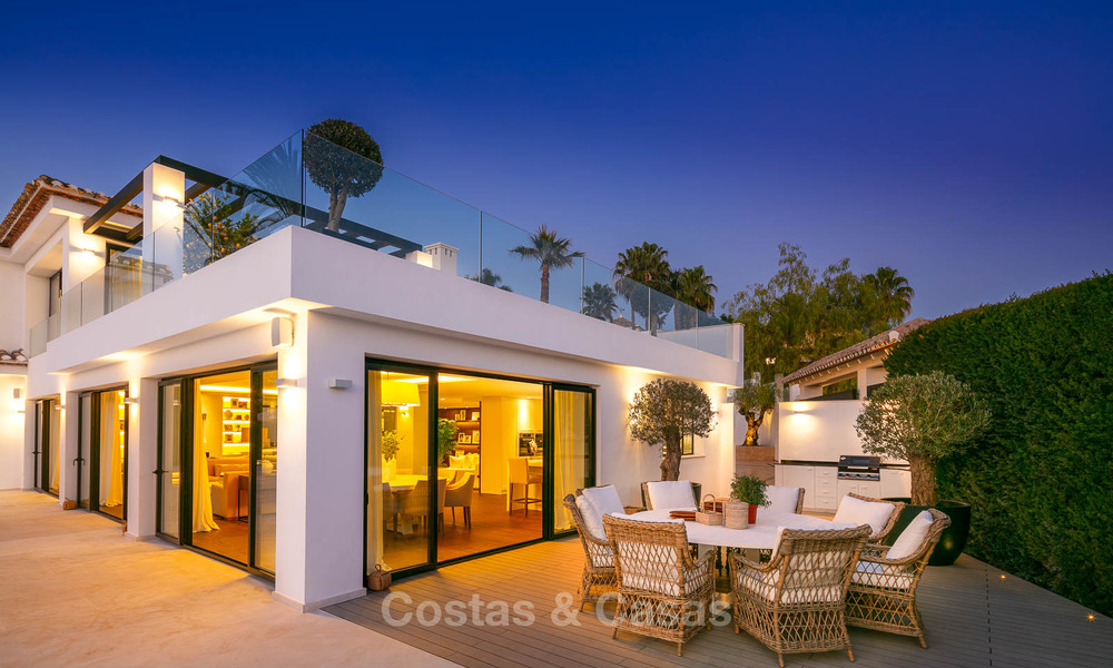 Prestigiosa villa de lujo reformada en venta, primera línea de golf, Nueva Andalucía, Marbella 9451