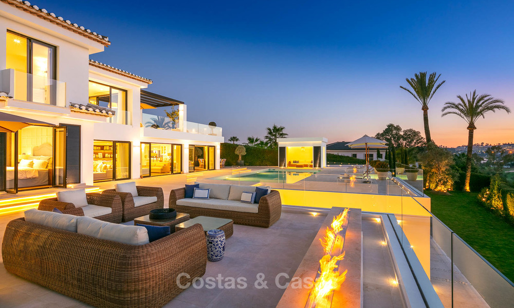 Prestigiosa villa de lujo reformada en venta, primera línea de golf, Nueva Andalucía, Marbella 9452