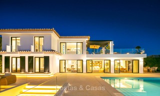 Prestigiosa villa de lujo reformada en venta, primera línea de golf, Nueva Andalucía, Marbella 9454 