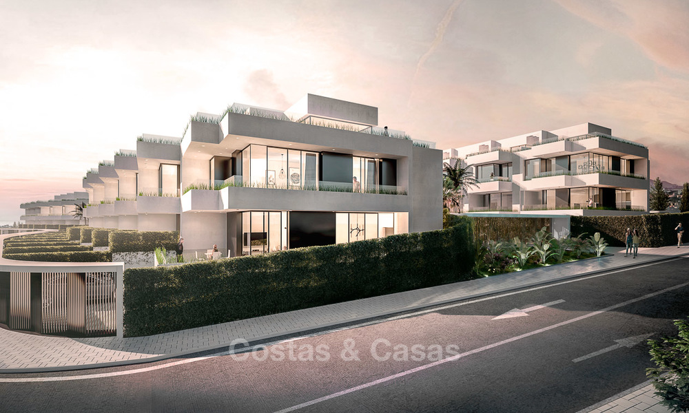Preciosas casas adosadas nuevas y modernas en venta, a poca distancia de la playa y de los servicios en Fuengirola, Costa del Sol 9491