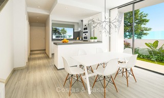 Preciosas casas adosadas nuevas y modernas en venta, a poca distancia de la playa y de los servicios en Fuengirola, Costa del Sol 9499 