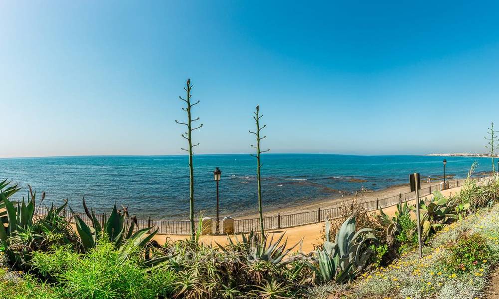 Magnífico apartamento de lujo en planta baja en venta, Marina Puente Romano - Milla de Oro - Marbella 9674