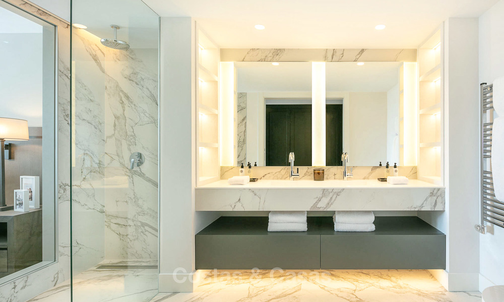 Magnífico apartamento de lujo en planta baja en venta, Marina Puente Romano - Milla de Oro - Marbella 9575