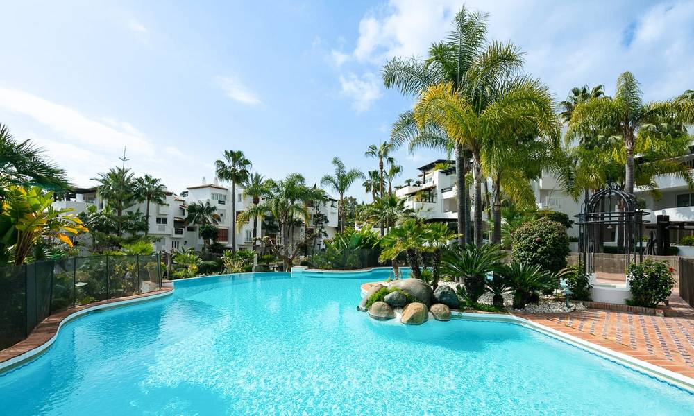 Magnífico apartamento de lujo en planta baja en venta, Marina Puente Romano - Milla de Oro - Marbella 9587