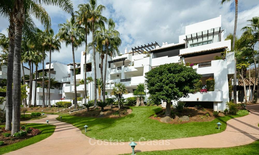 Magnífico apartamento de lujo en planta baja en venta, Marina Puente Romano - Milla de Oro - Marbella 9588