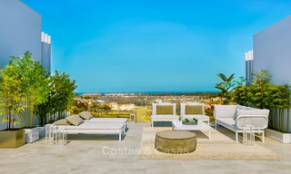 Nuevas villas adosadas contemporáneas con impresionantes vistas al mar en venta, primera línea de golf – Sotogrande – Costa del Sol 9930 